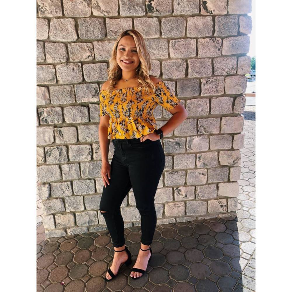 Meet your Posher, Mia